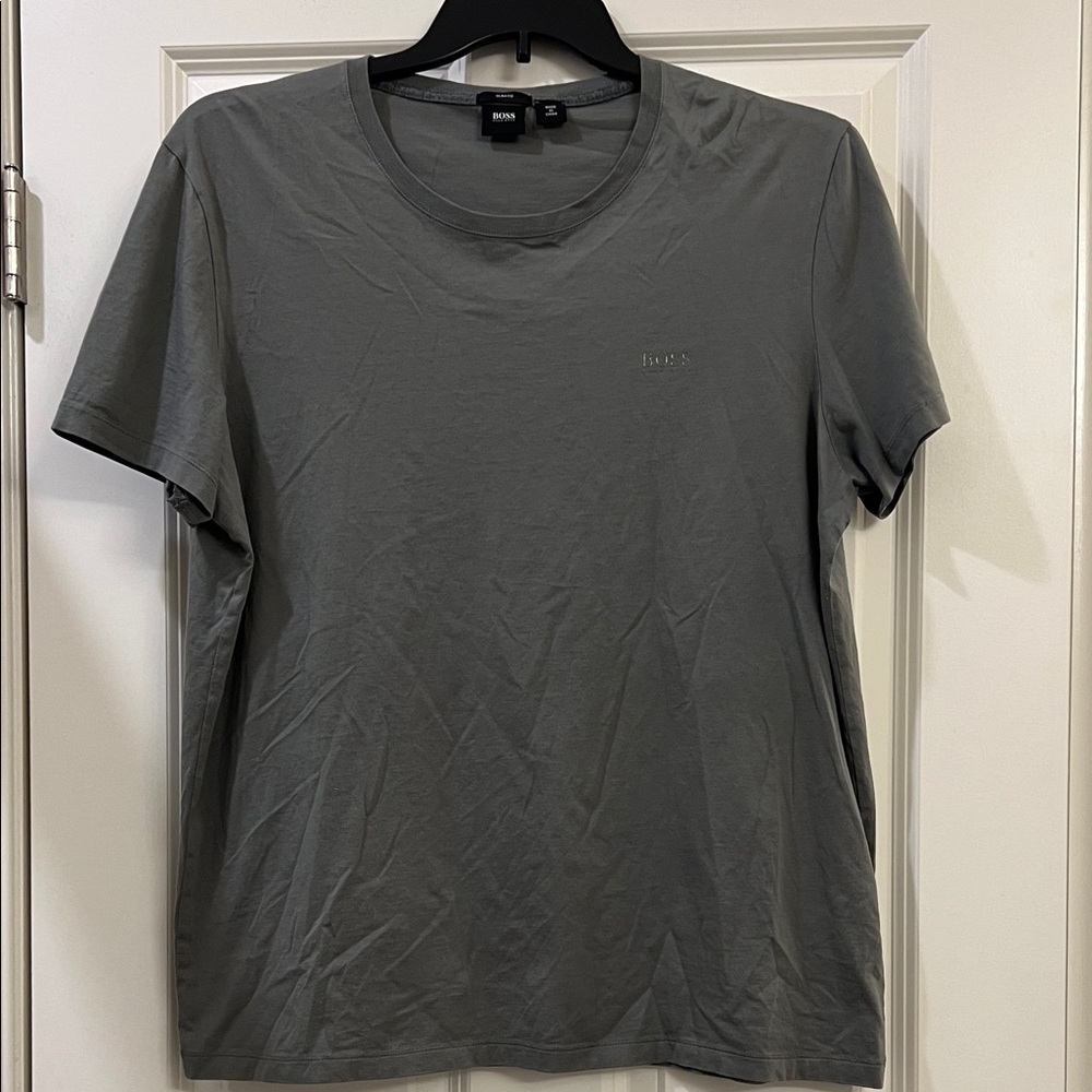 Hugo Boss Men's green t-shirt